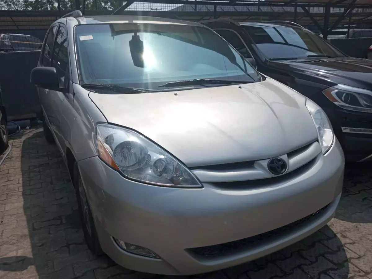 Toyota Sienna - 2007