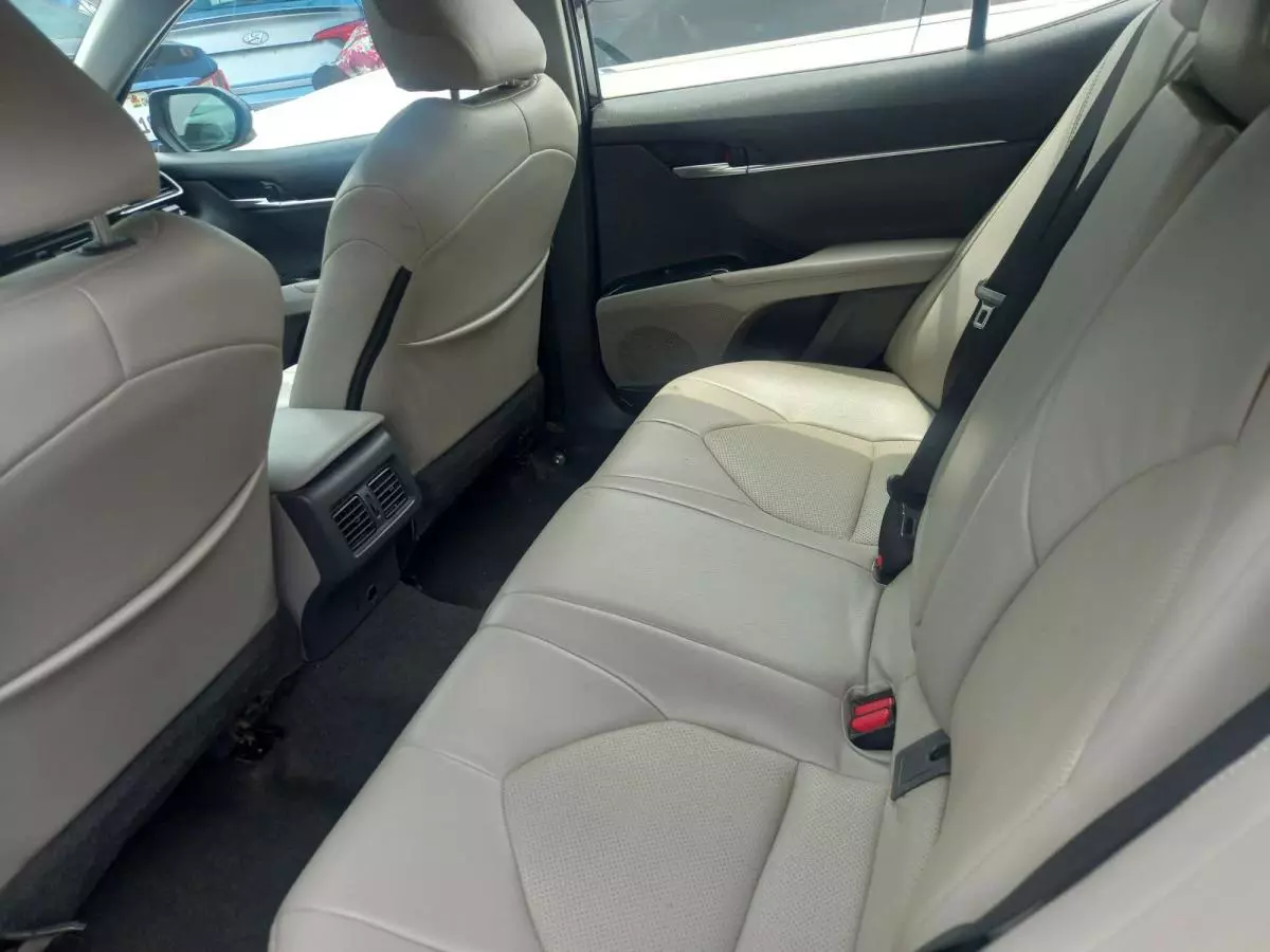 Toyota Camry - 2020