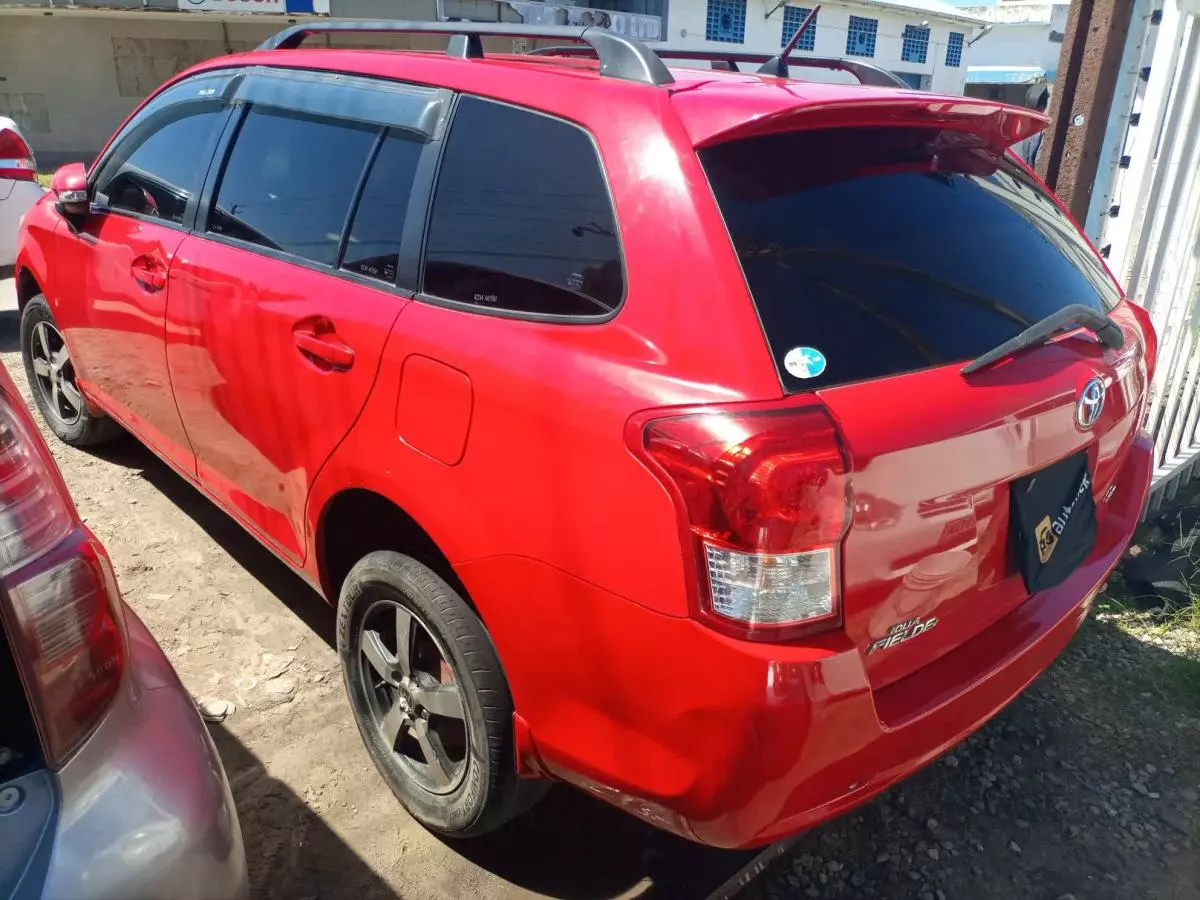 Toyota Fielder  - 2012