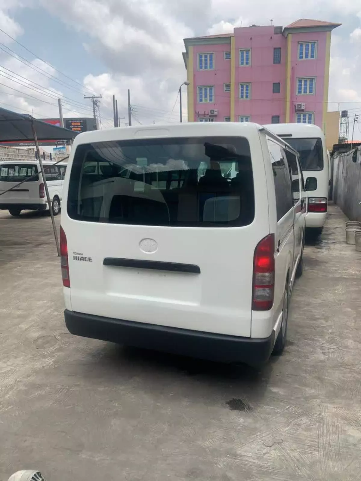 Toyota Hiace   - 2010