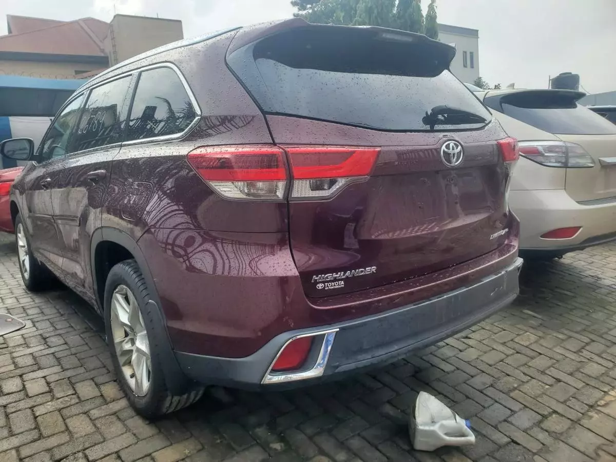 Toyota Highlander   - 2018