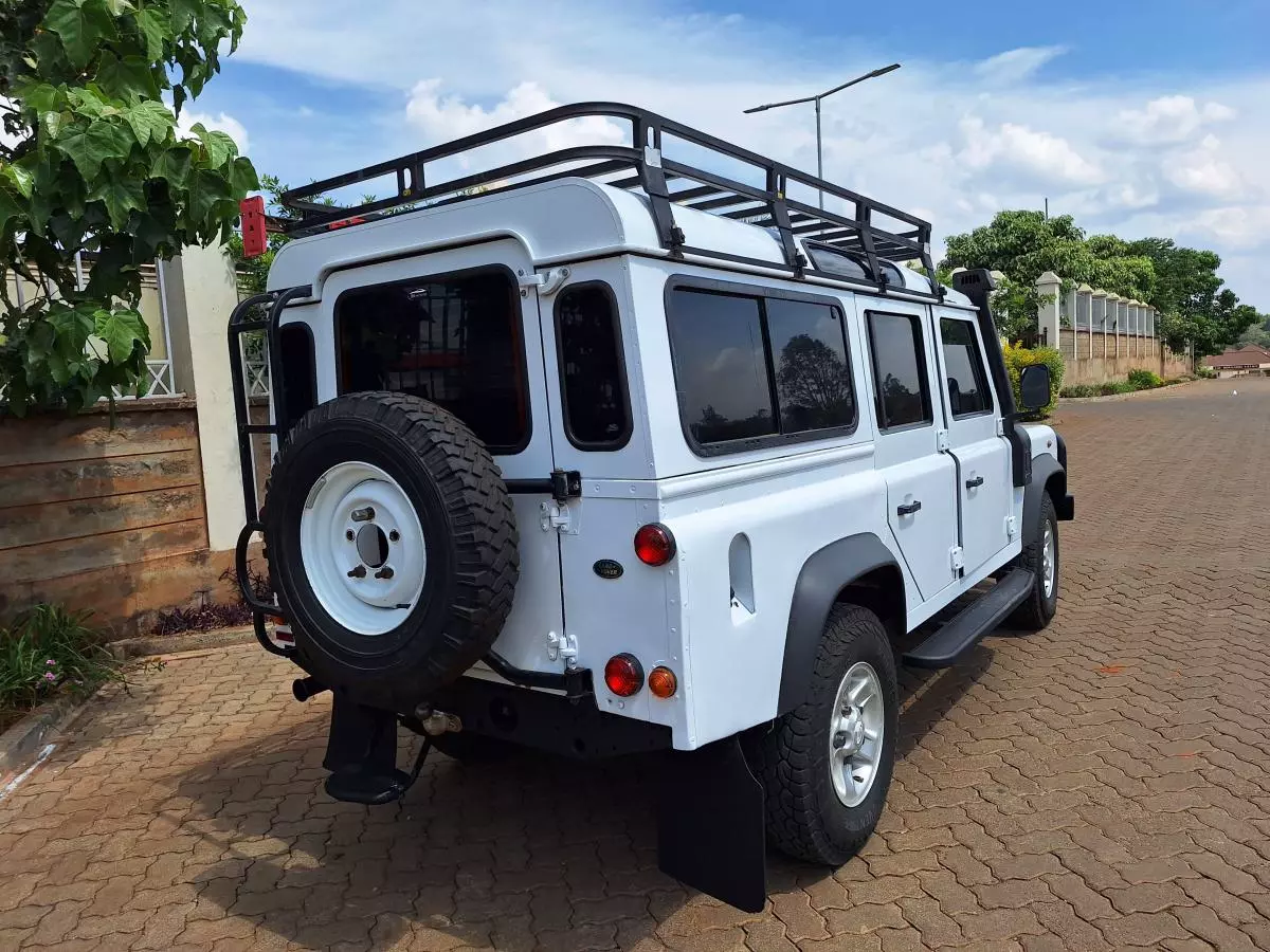 Land Rover Defender   - 2012