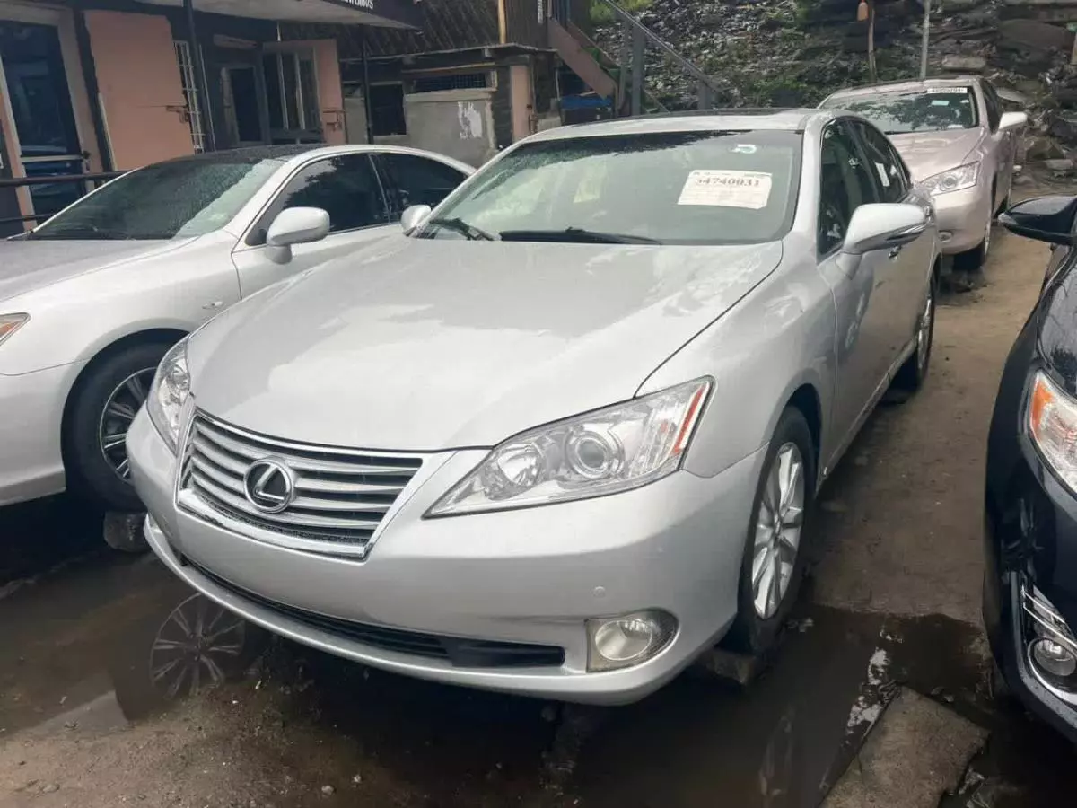 Lexus ES 350   - 2012