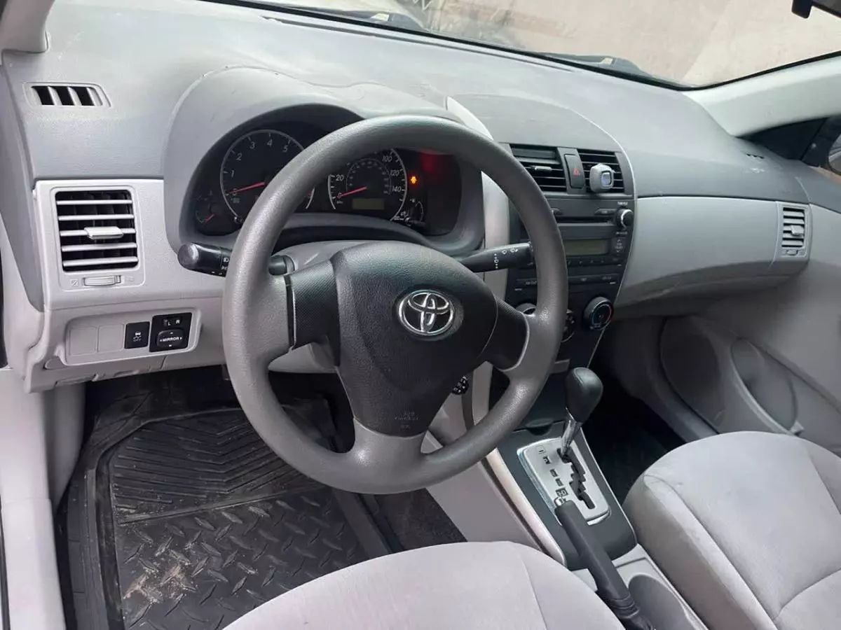 Toyota Corolla - 2010