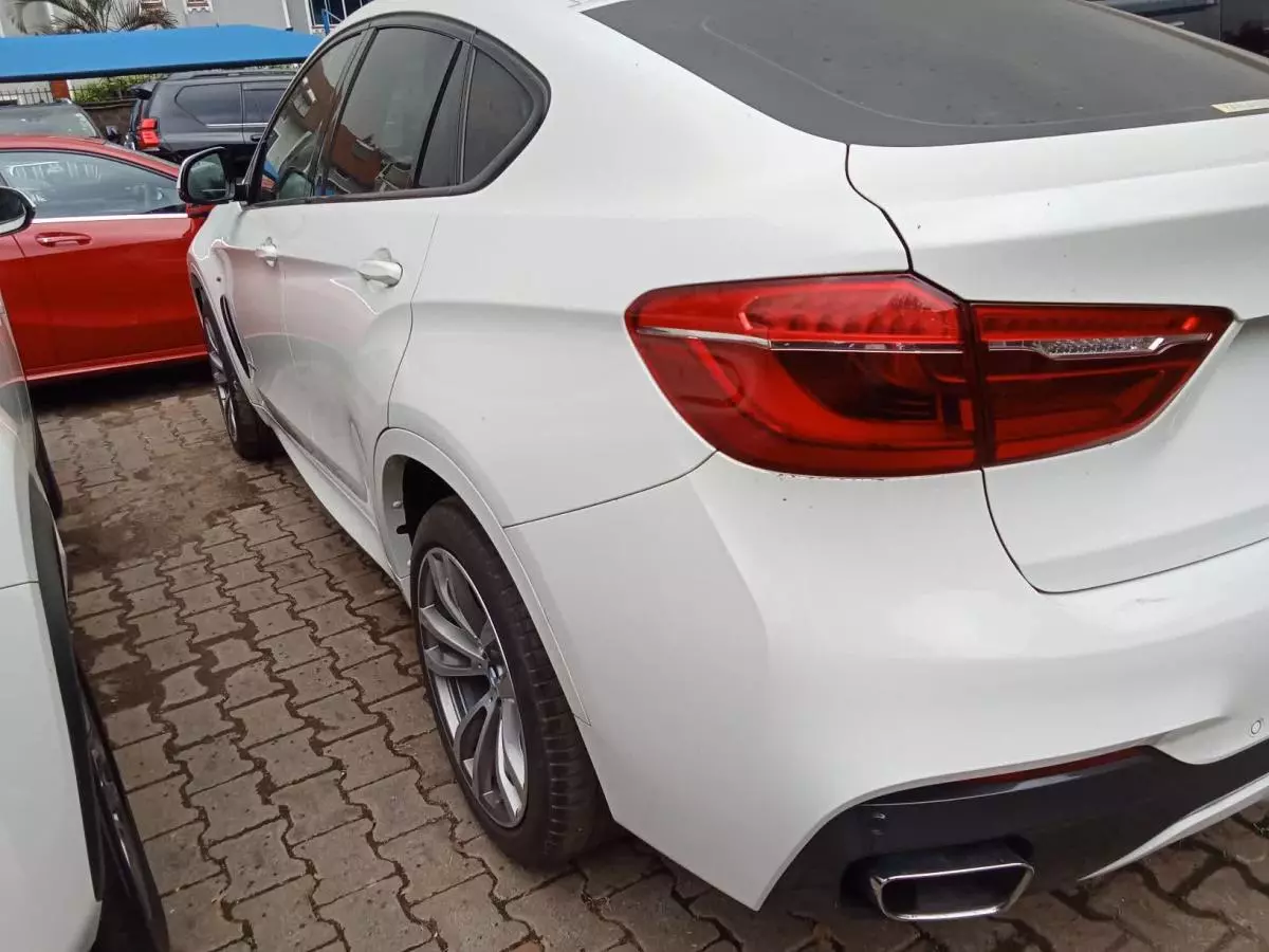 BMW X6   - 2018