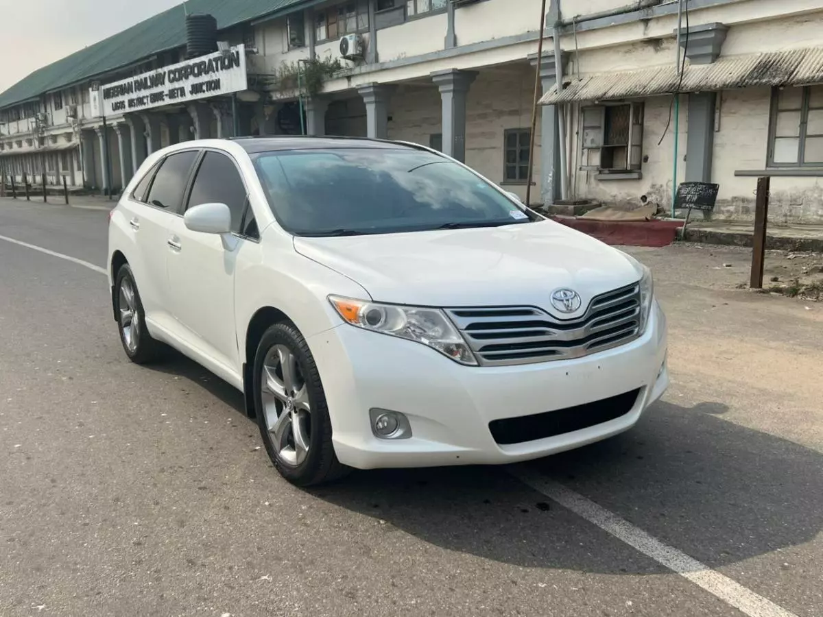 Toyota Venza   - 2011