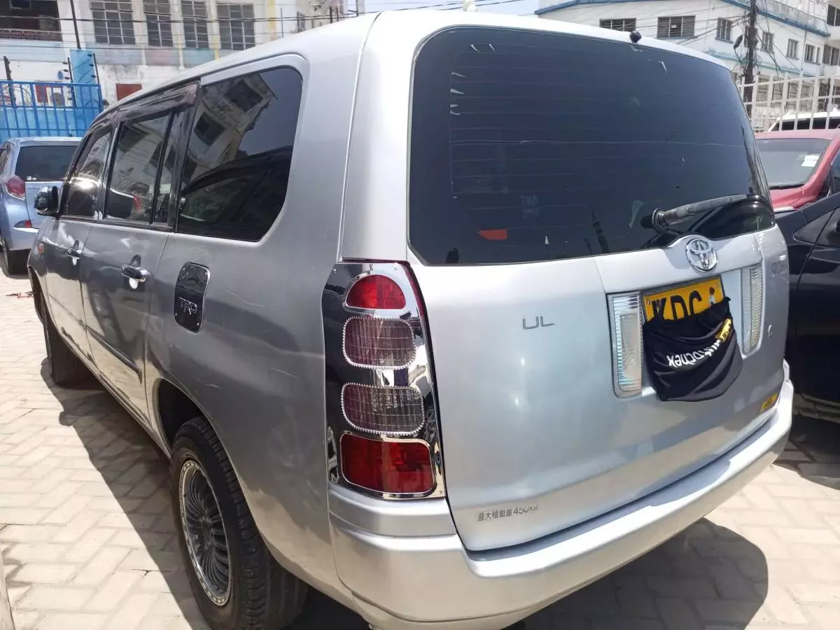 Toyota Succeed  - 2007