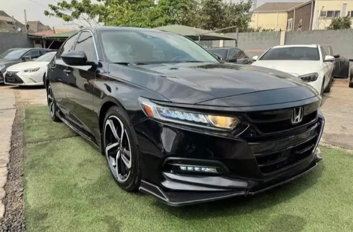 Honda Accord   - 2018