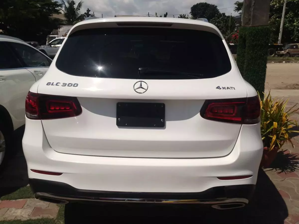 Mercedes-Benz GLC 300   - 2016