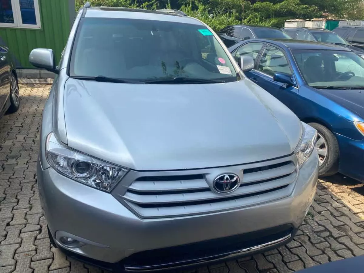 Toyota Highlander - 2011