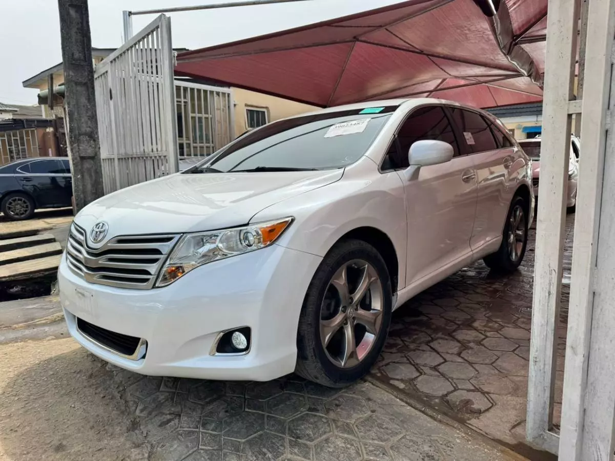 Toyota Venza   - 2011