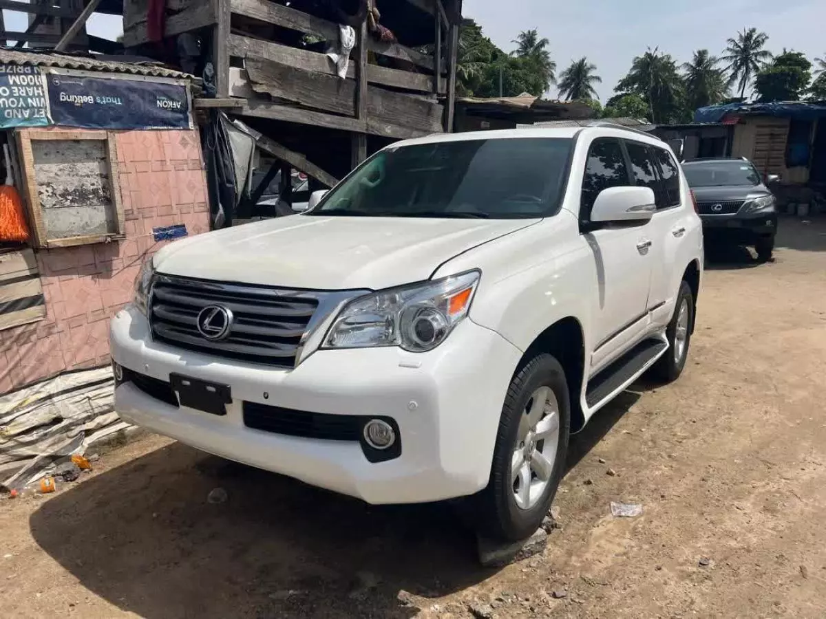 Lexus GX 460   - 2011