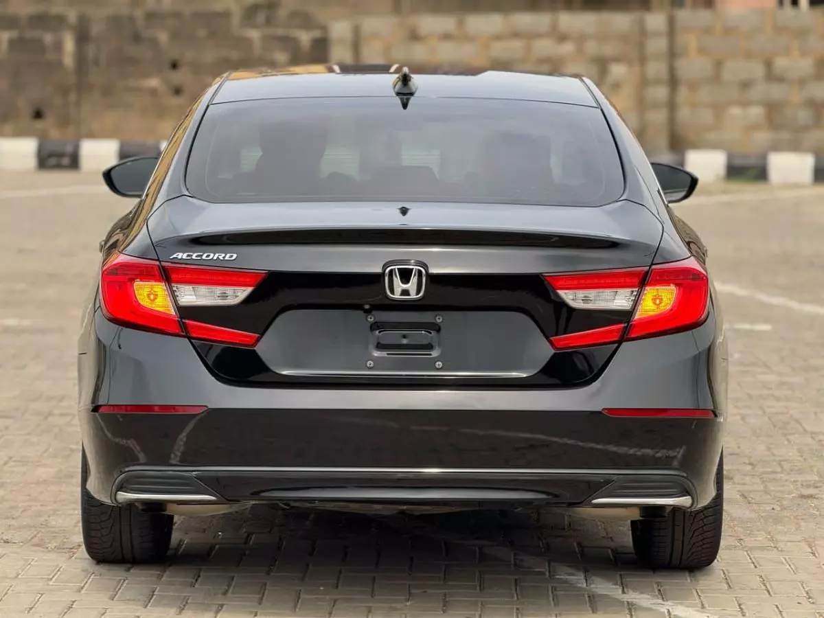 Honda Accord   - 2018