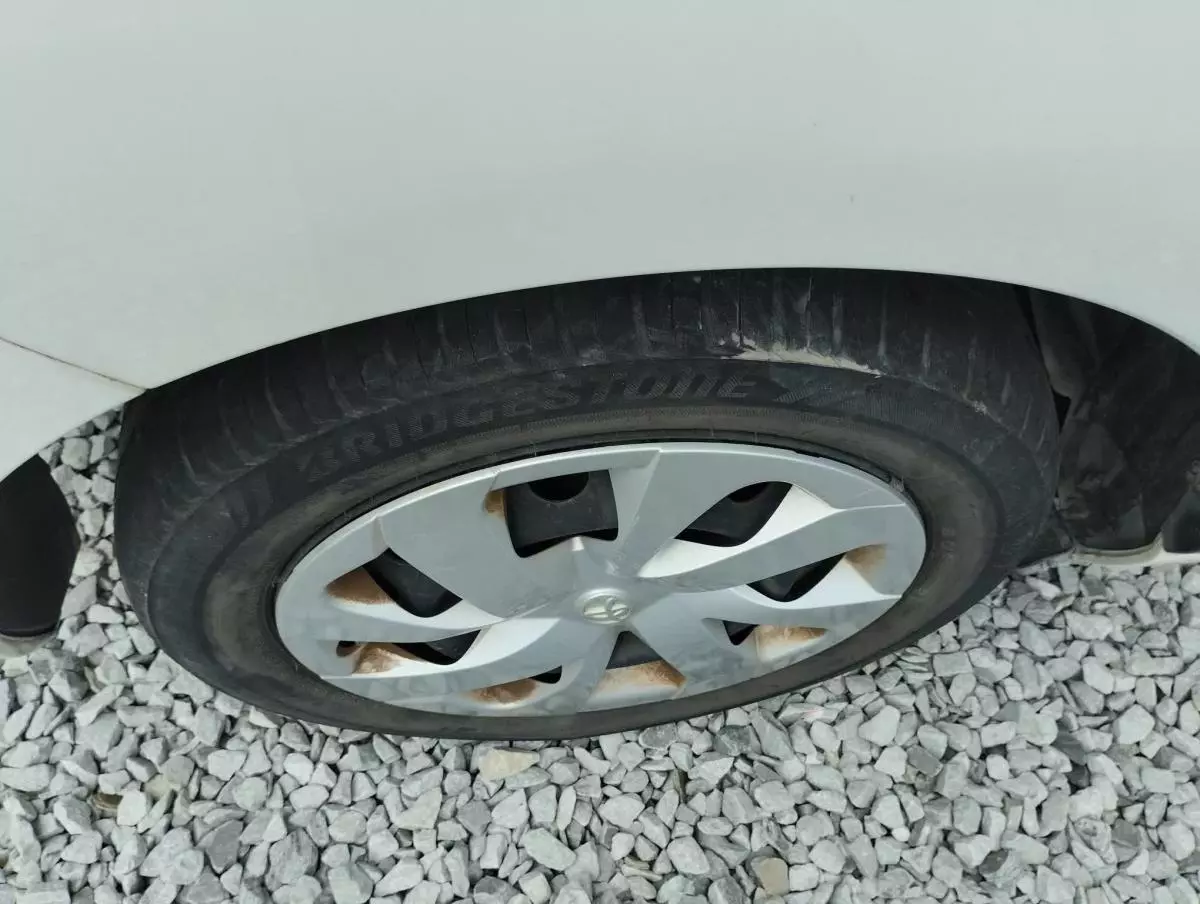 Toyota Sienta - 2016