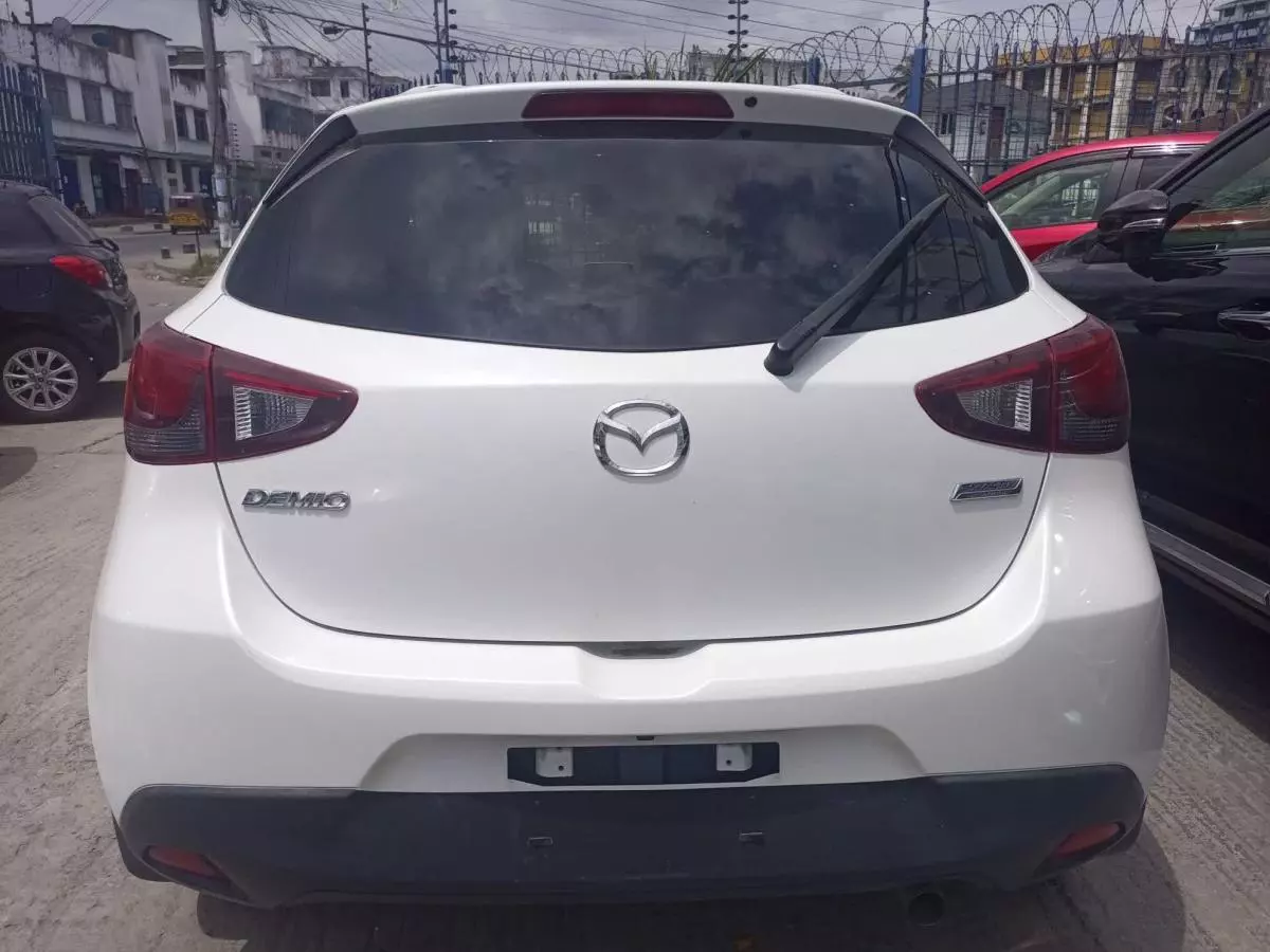 Mazda Demio - 2015