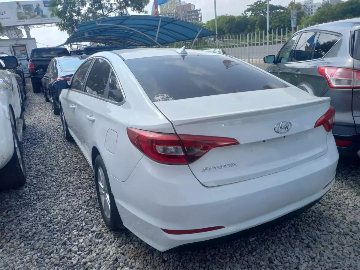 Hyundai Sonata   - 2016