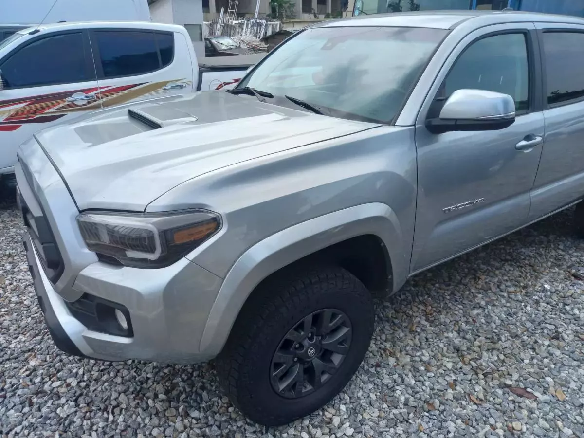 Toyota Tacoma   - 2021