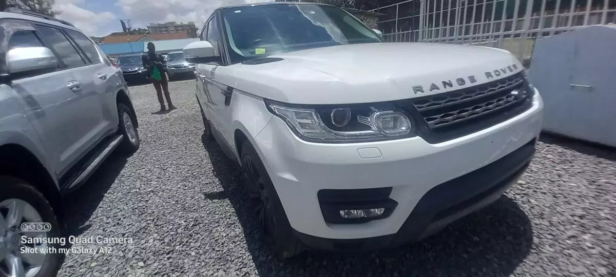 Land Rover Range Rover Sport   - 2015