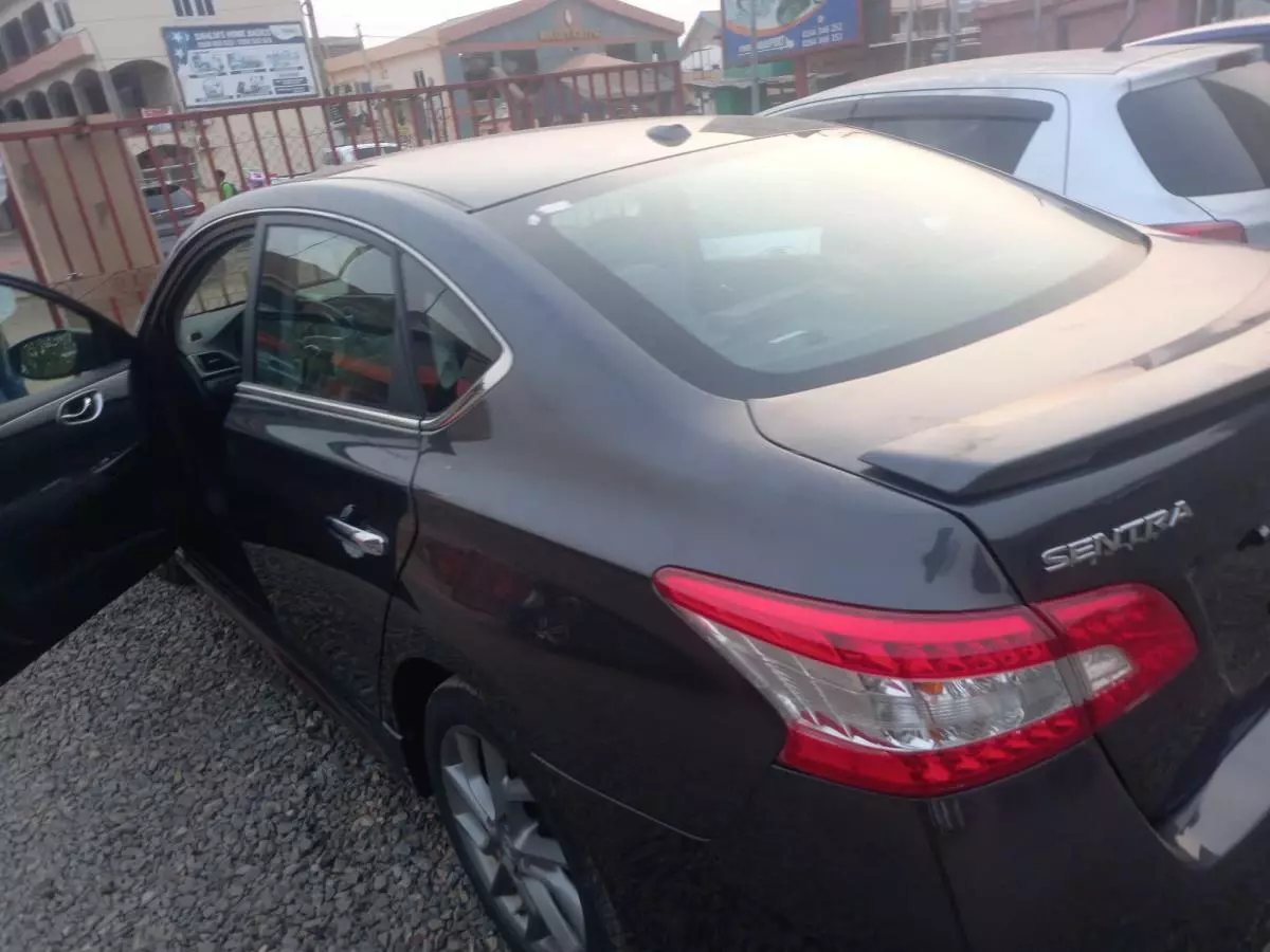 Nissan Sentra - 2014