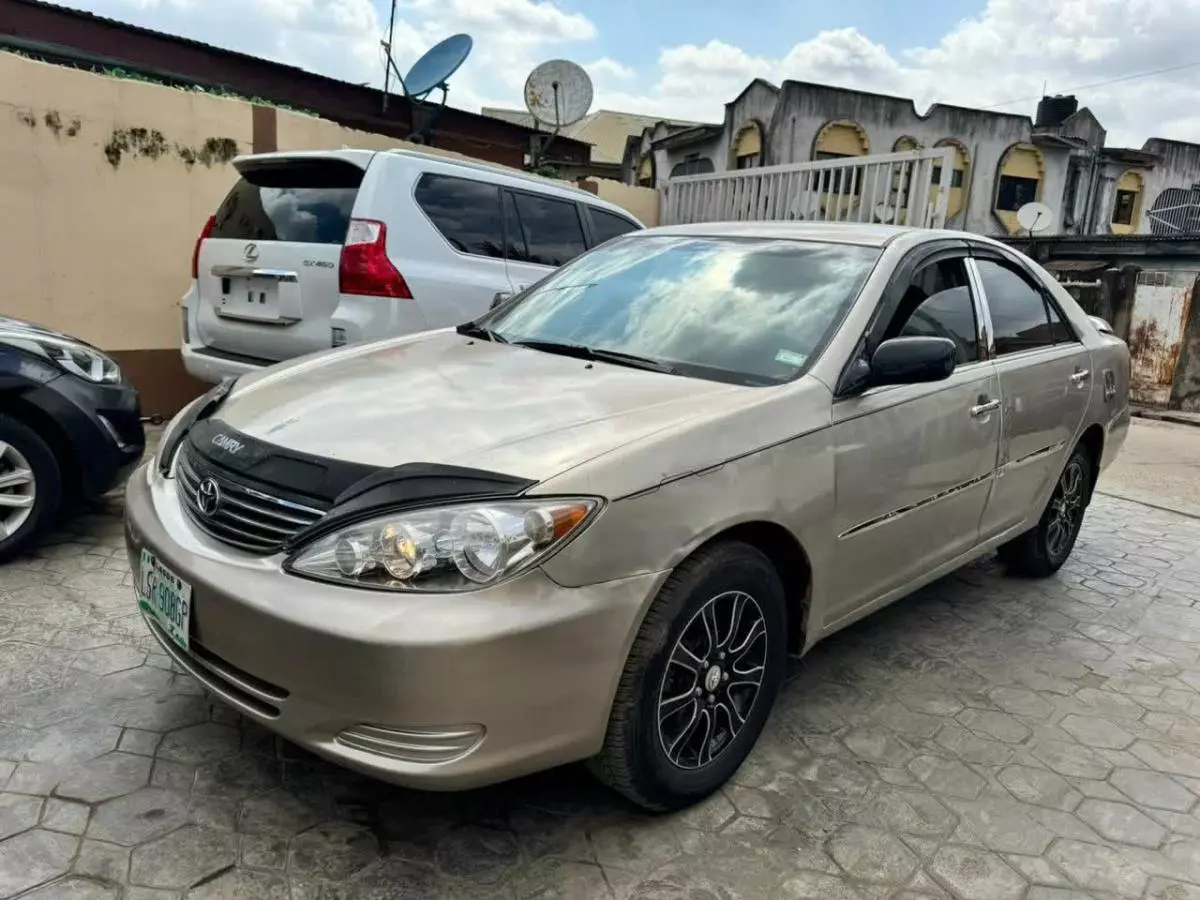 Toyota Camry   - 2003