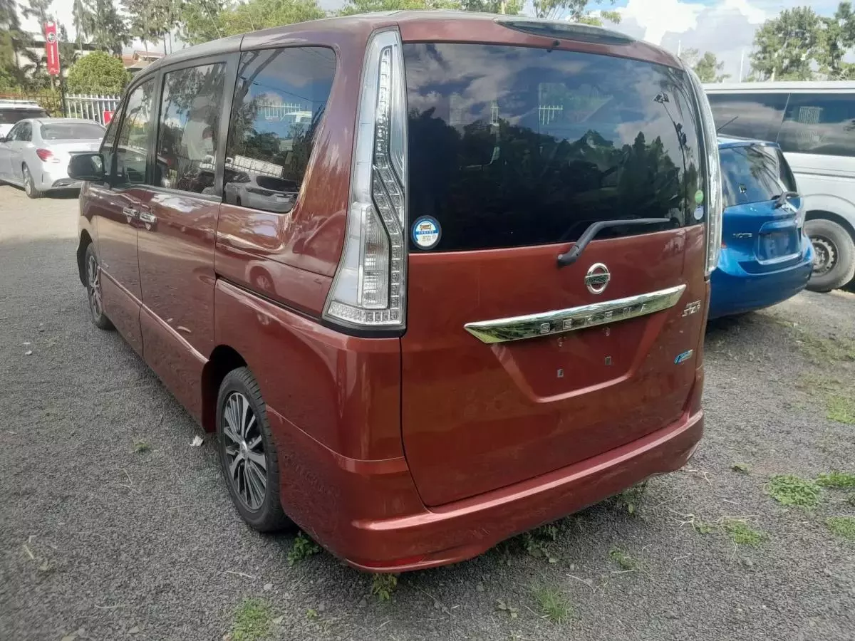 Nissan Serena   - 2016