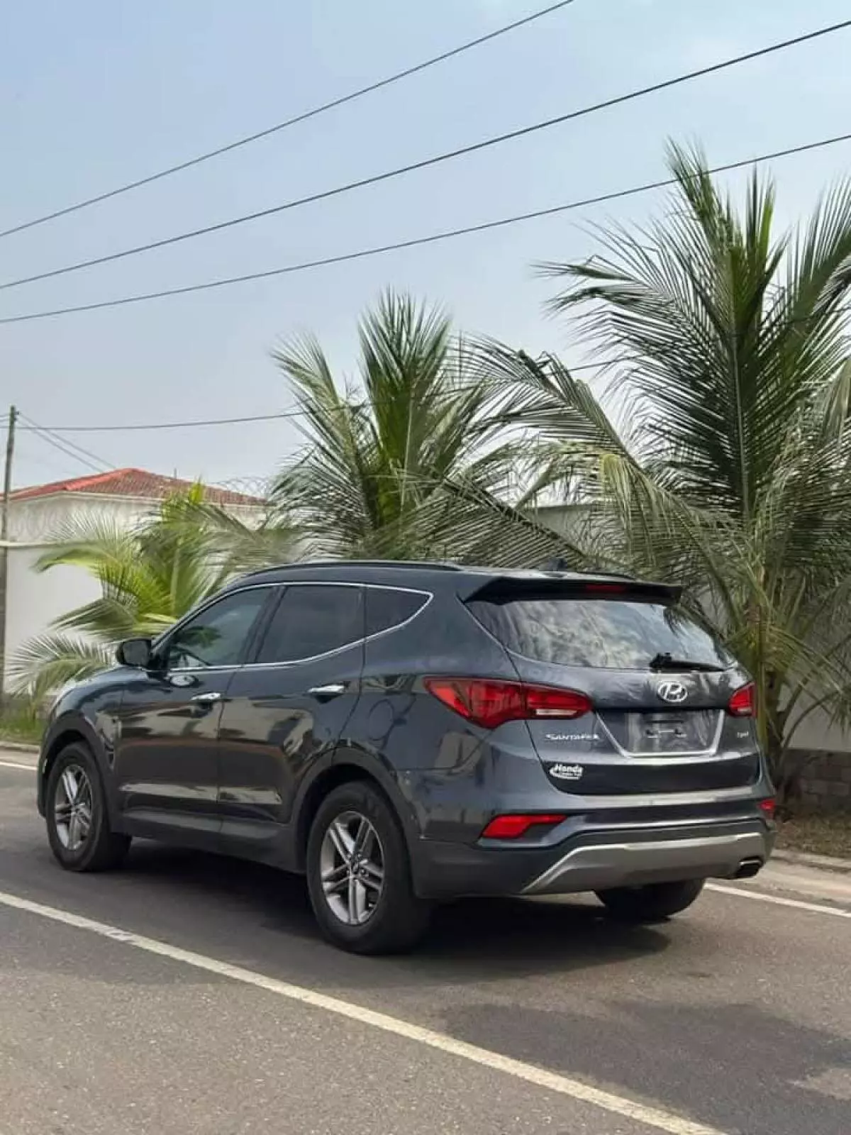 Hyundai Santa Fe   - 2017