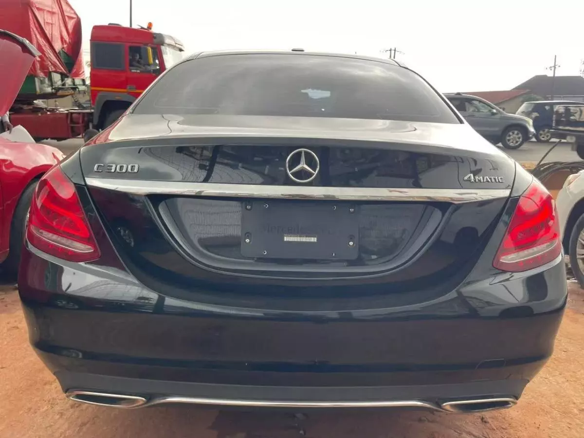 Mercedes-Benz C 300   - 2015