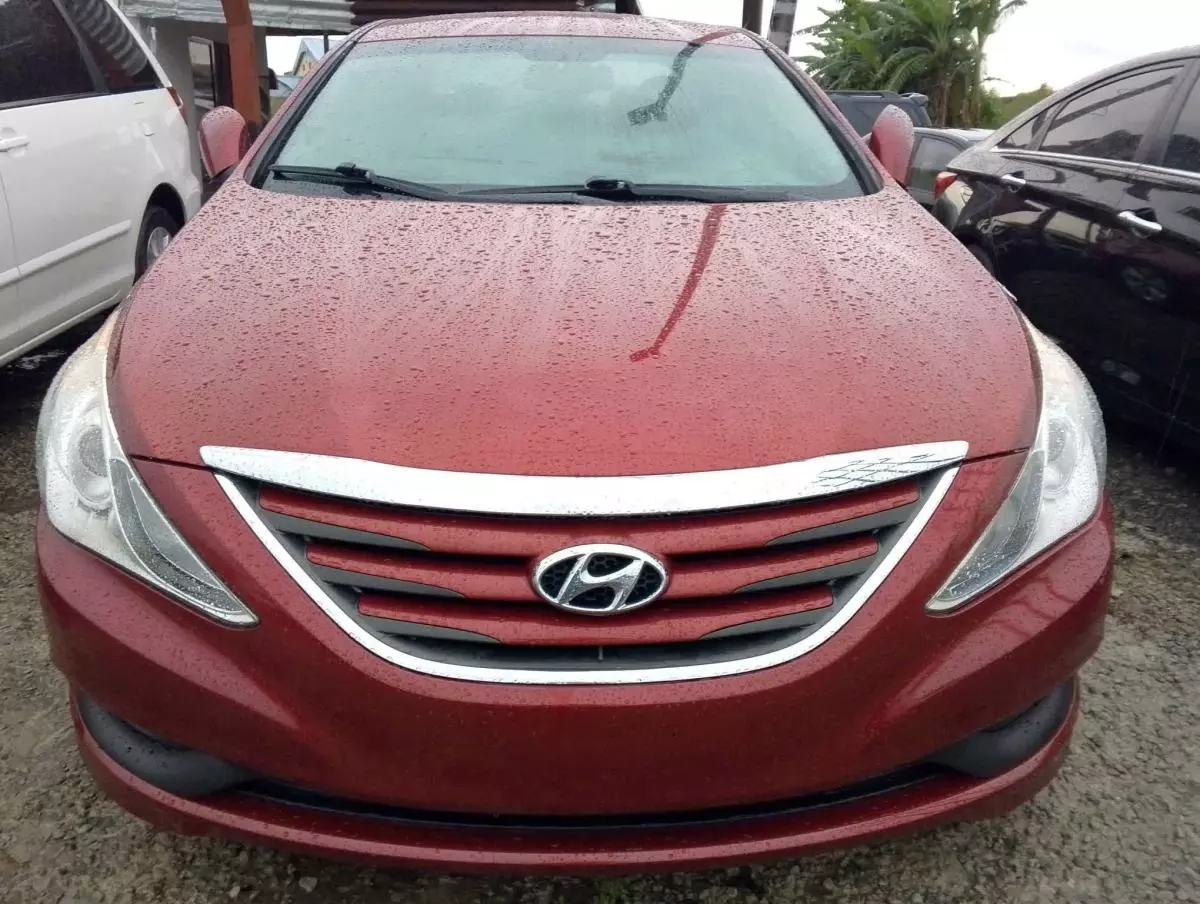 Hyundai Sonata   - 2014