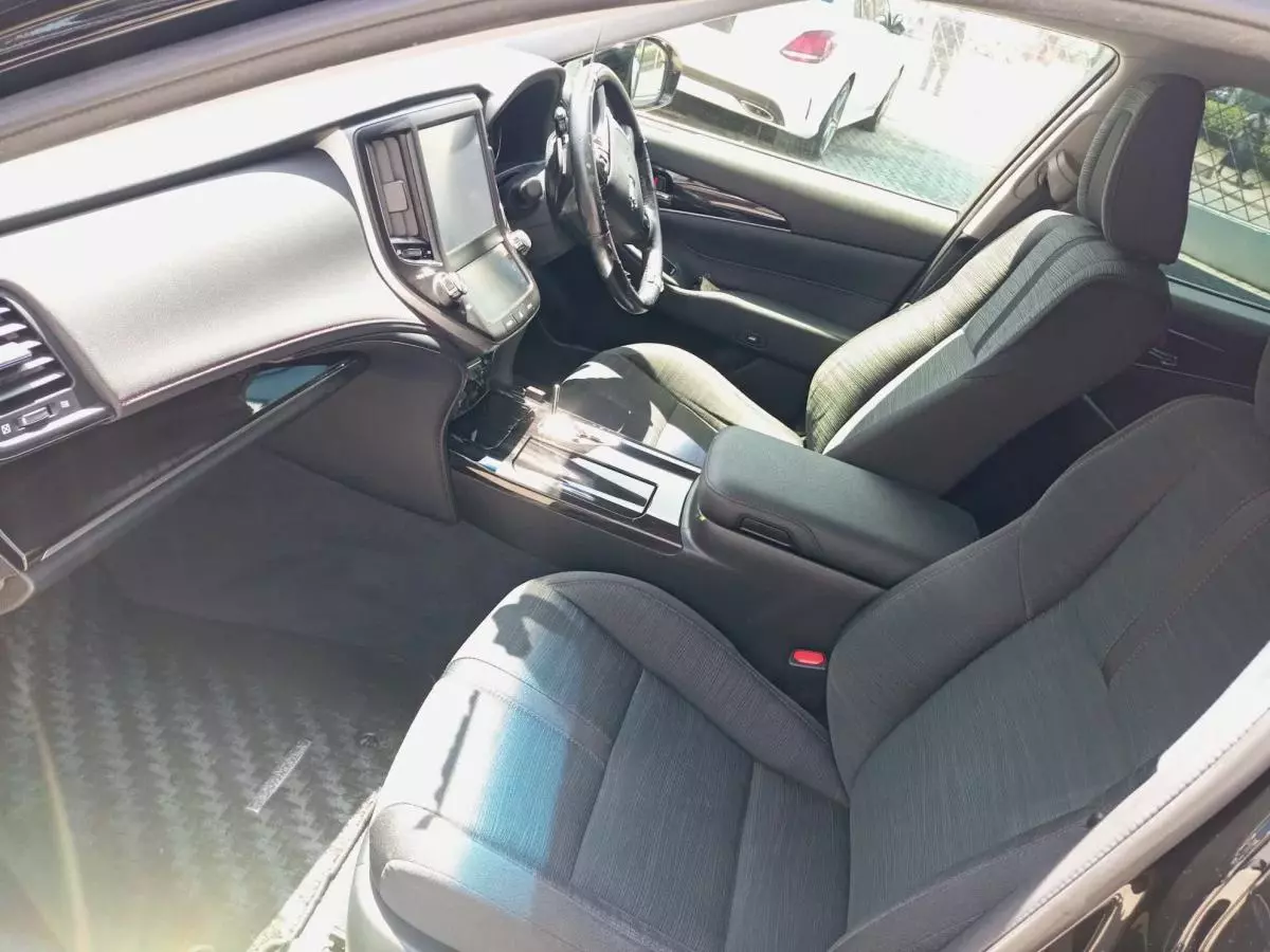 Toyota Crown Athlete  - 2015