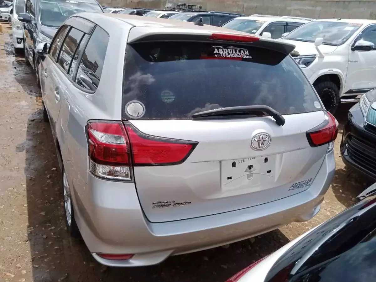 Toyota Fielder    - 2015