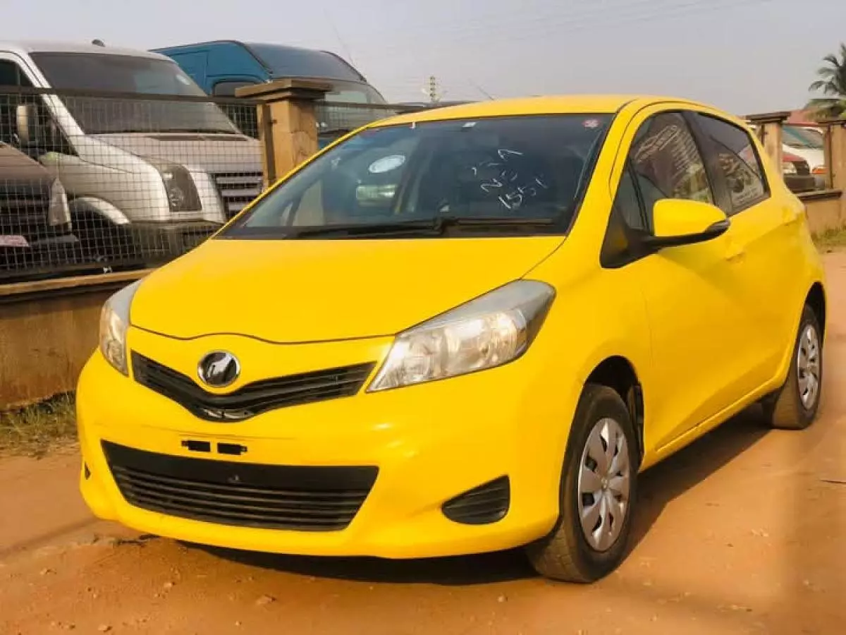 Toyota Vitz   - 2013