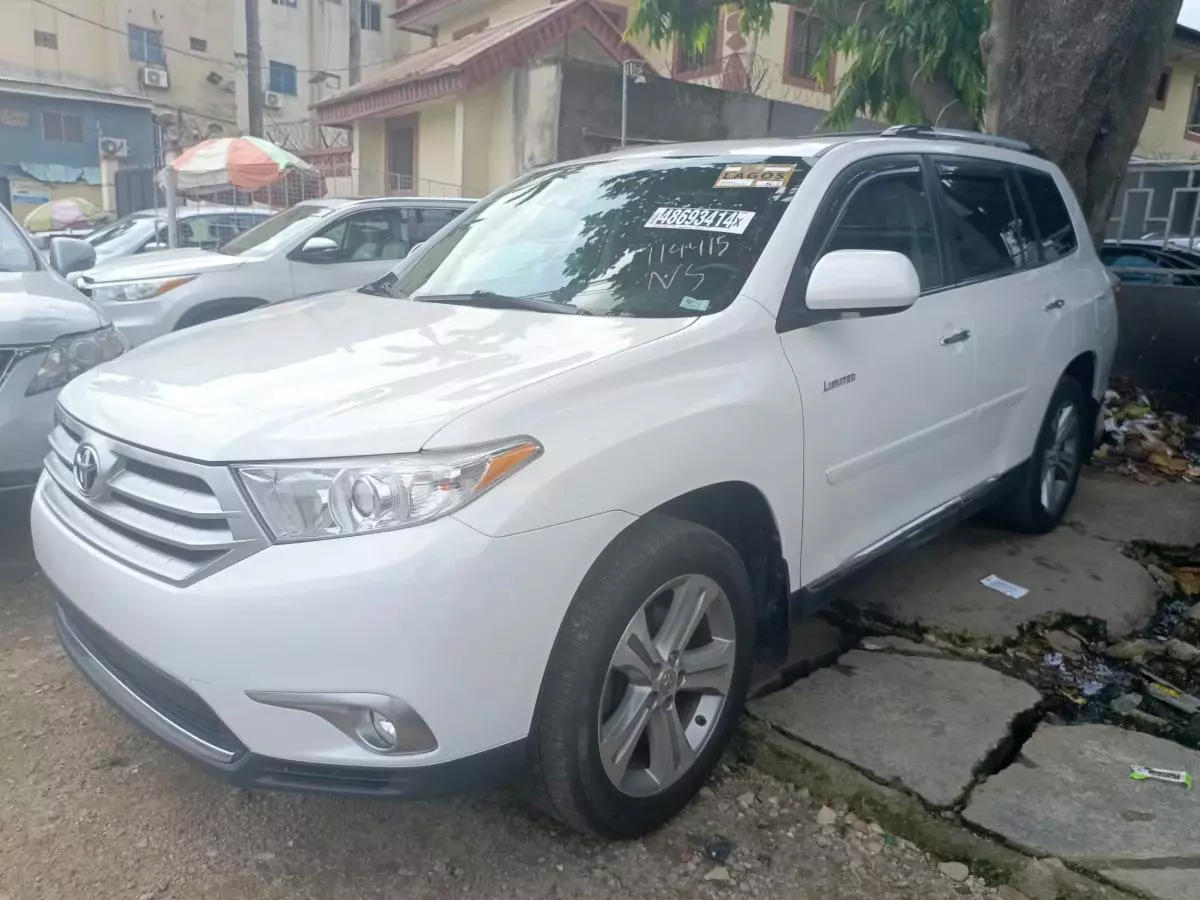 Toyota Highlander   - 2012