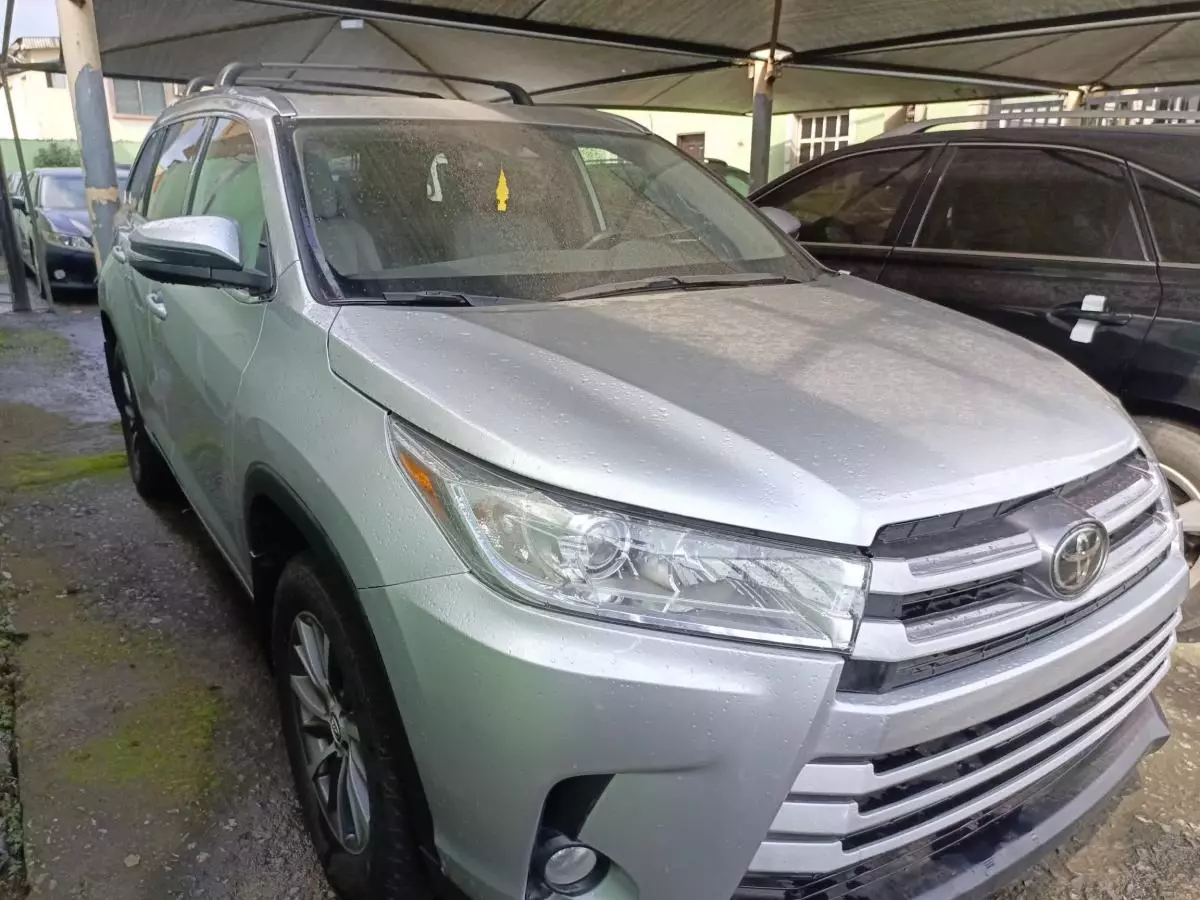 Toyota Highlander   - 2018