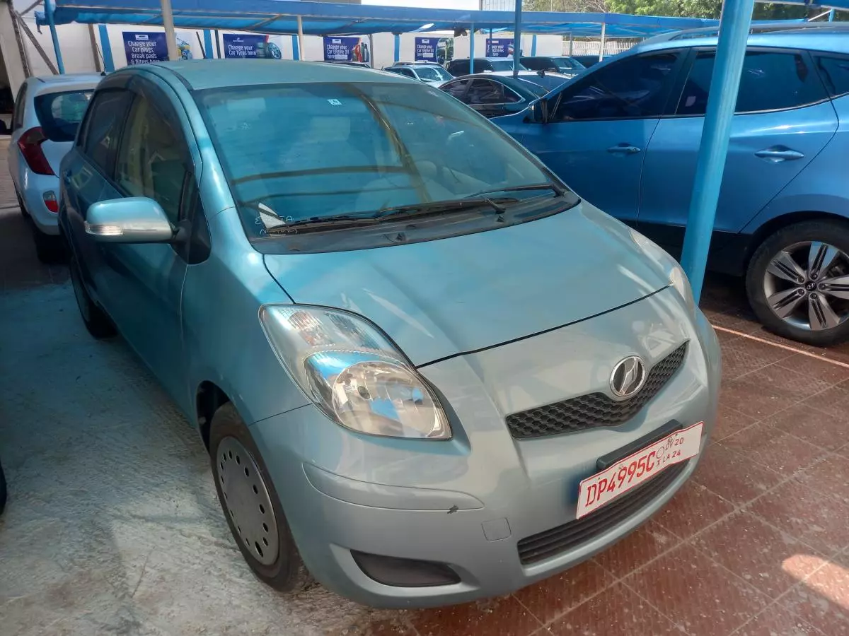 Toyota Vitz   - 2008