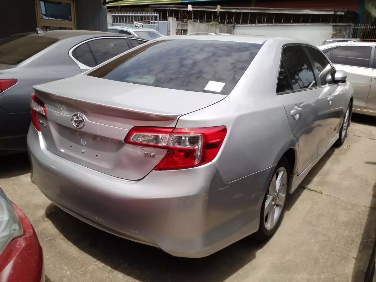 Toyota Camry   - 2014