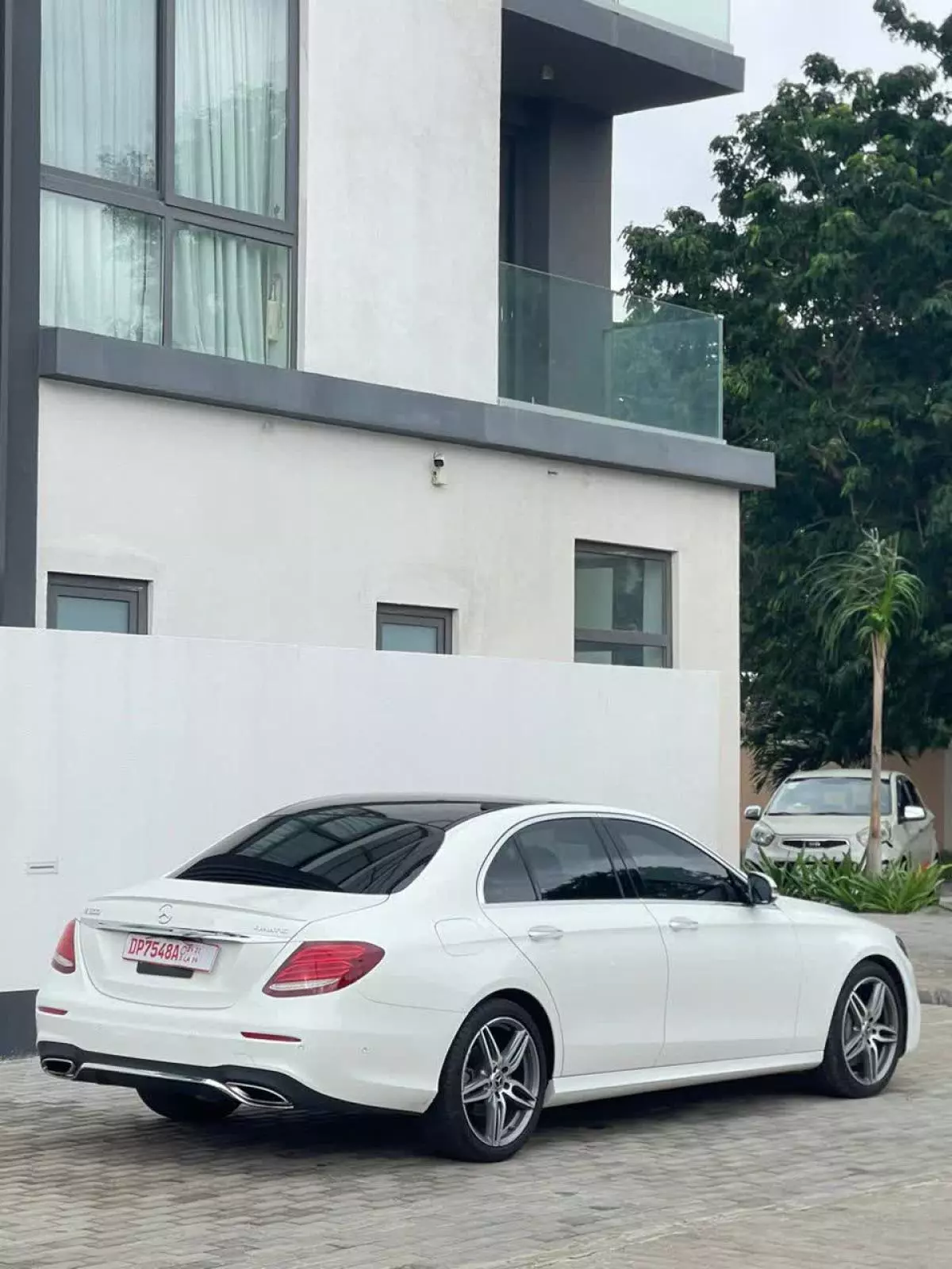 Mercedes-Benz E 300   - 2019