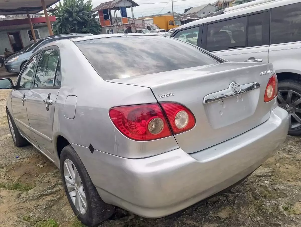 Toyota Corolla   - 2007