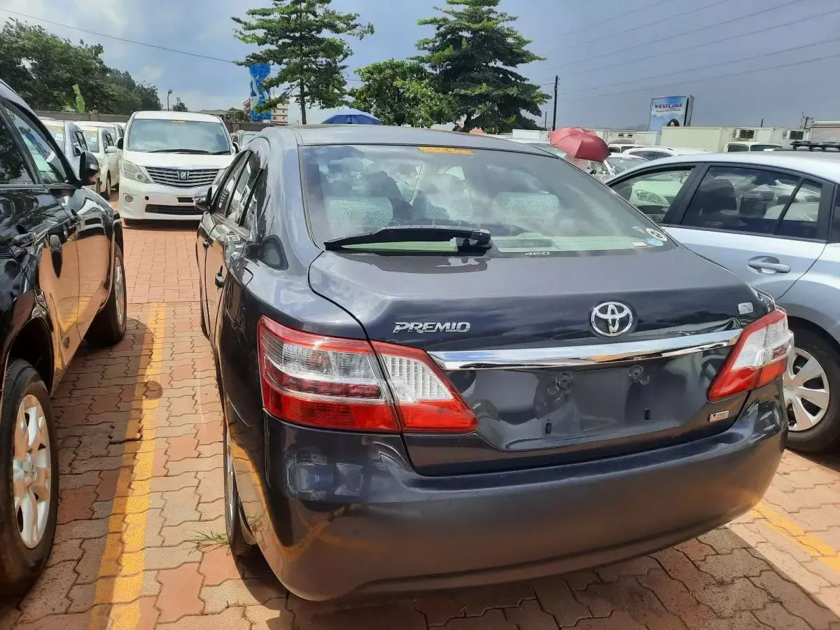 Toyota Premio  - 2009