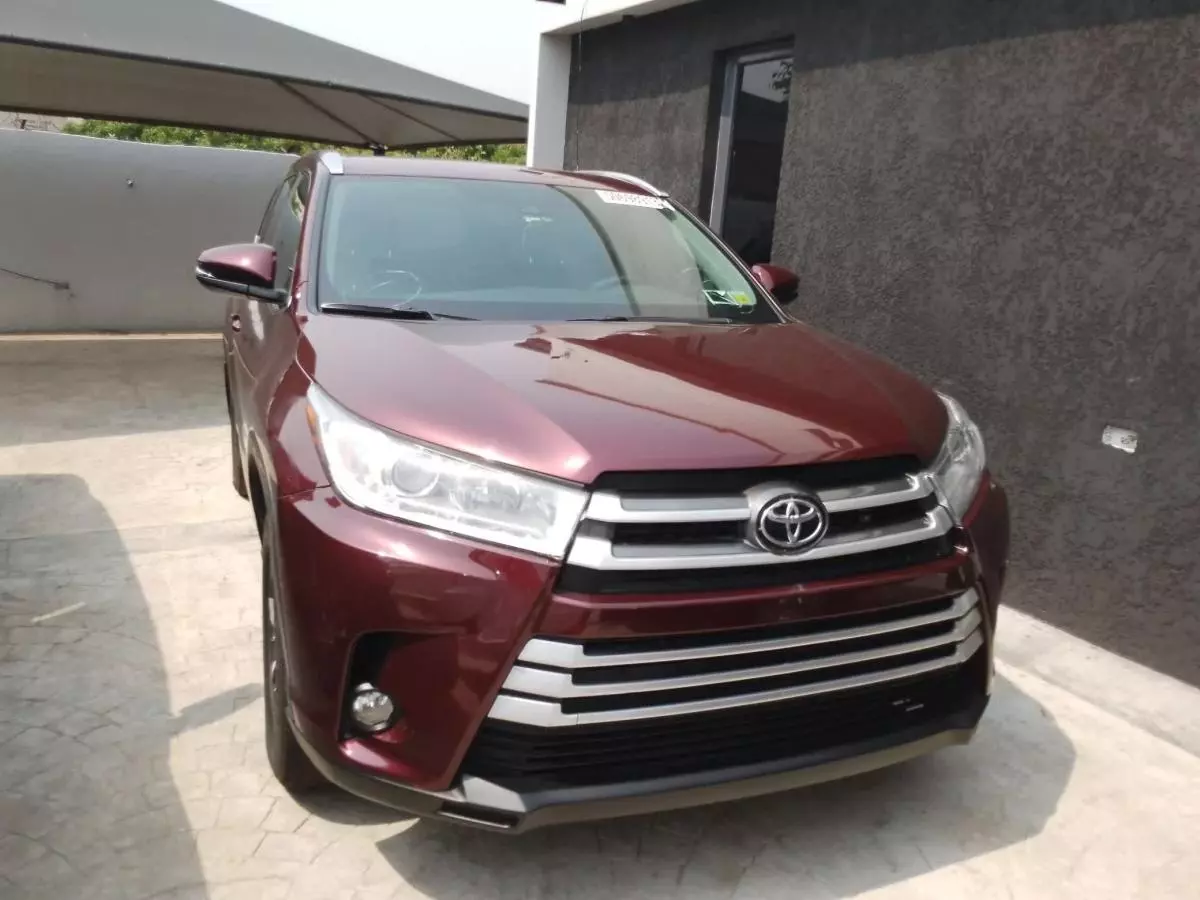 Toyota Highlander   - 2019