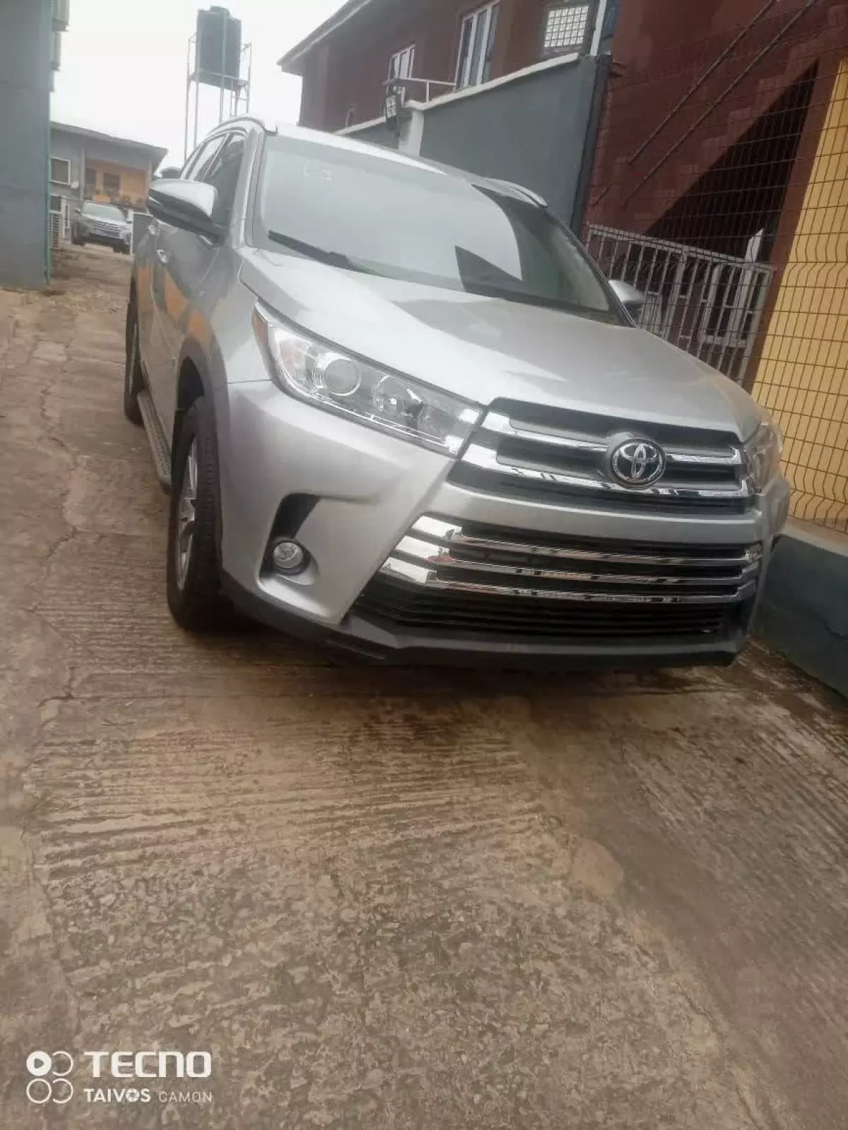 Toyota Highlander   - 2014