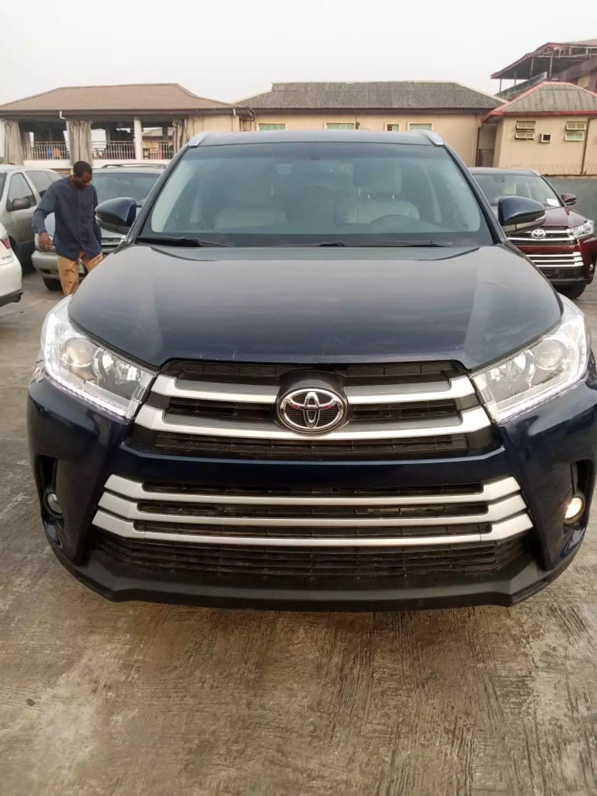 Toyota Highlander   - 2016