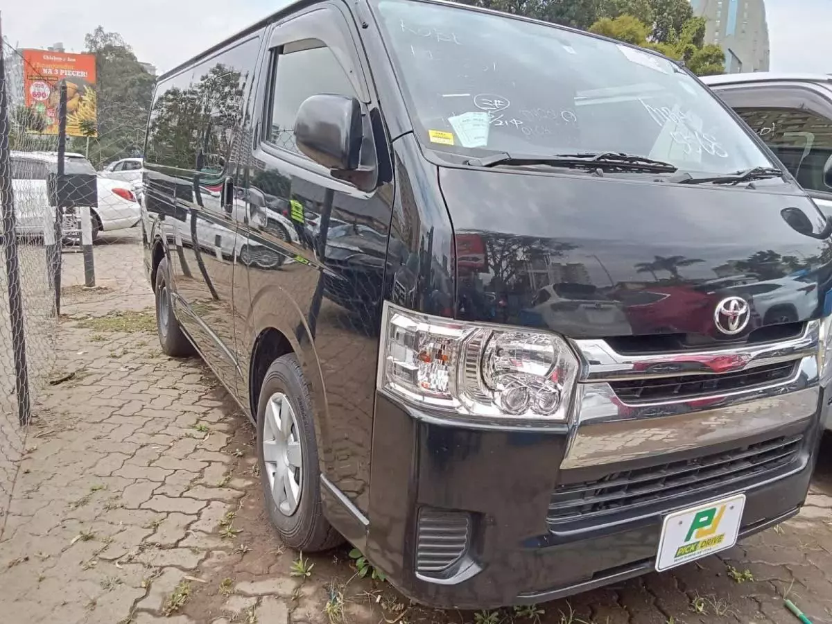 Toyota Hiace   - 2017