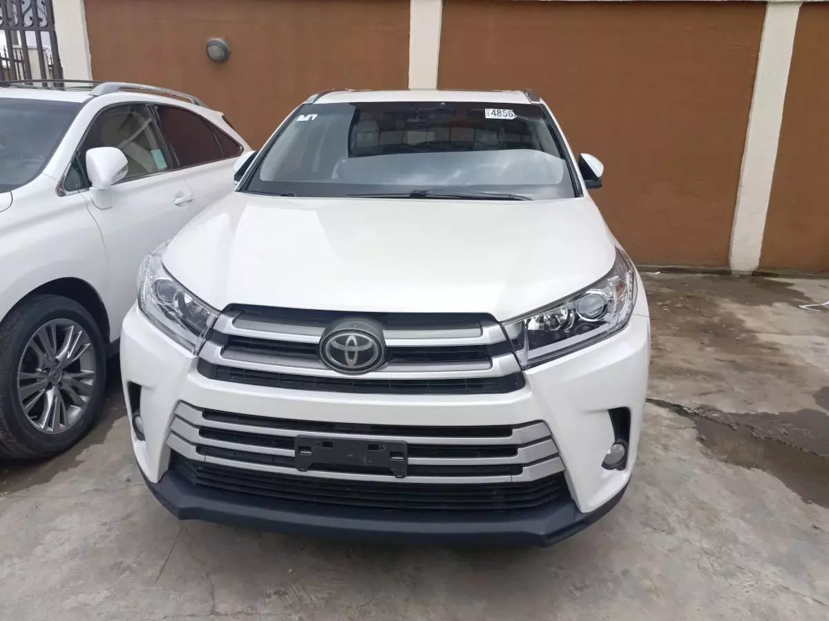 Toyota Highlander   - 2018