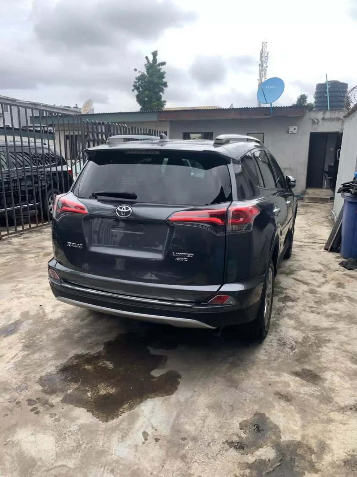 Toyota RAV 4   - 2017