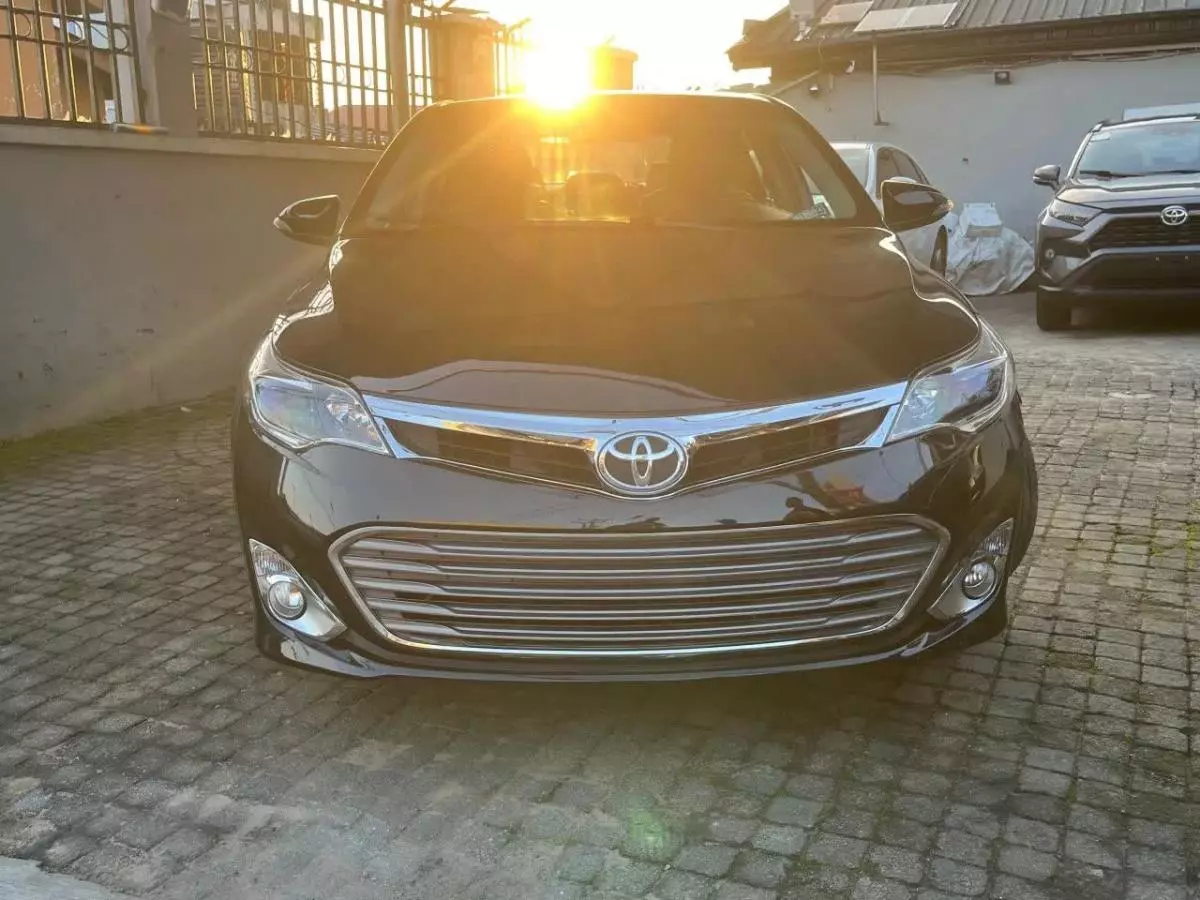 Toyota Avalon   - 2015