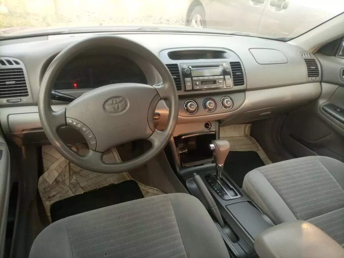 Toyota Camry   - 2006