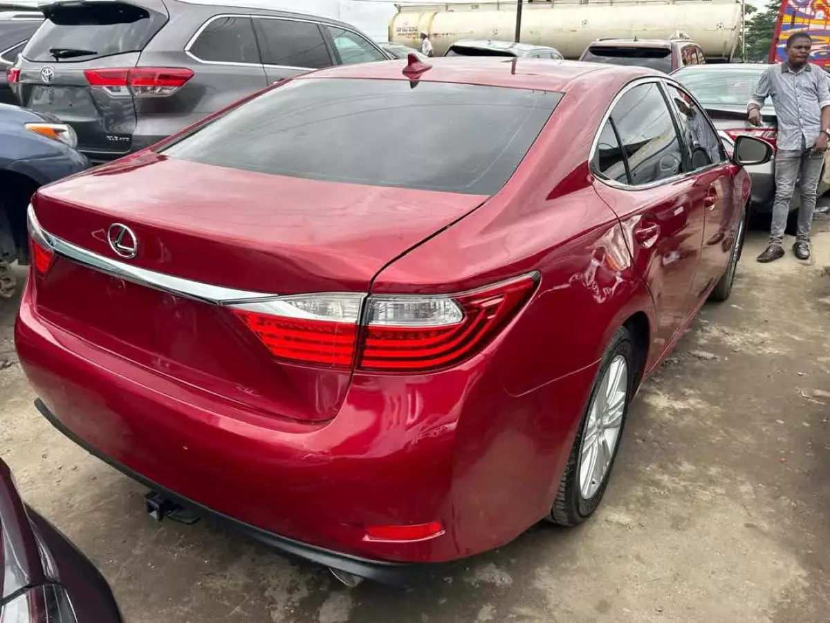 Lexus ES 350   - 2014