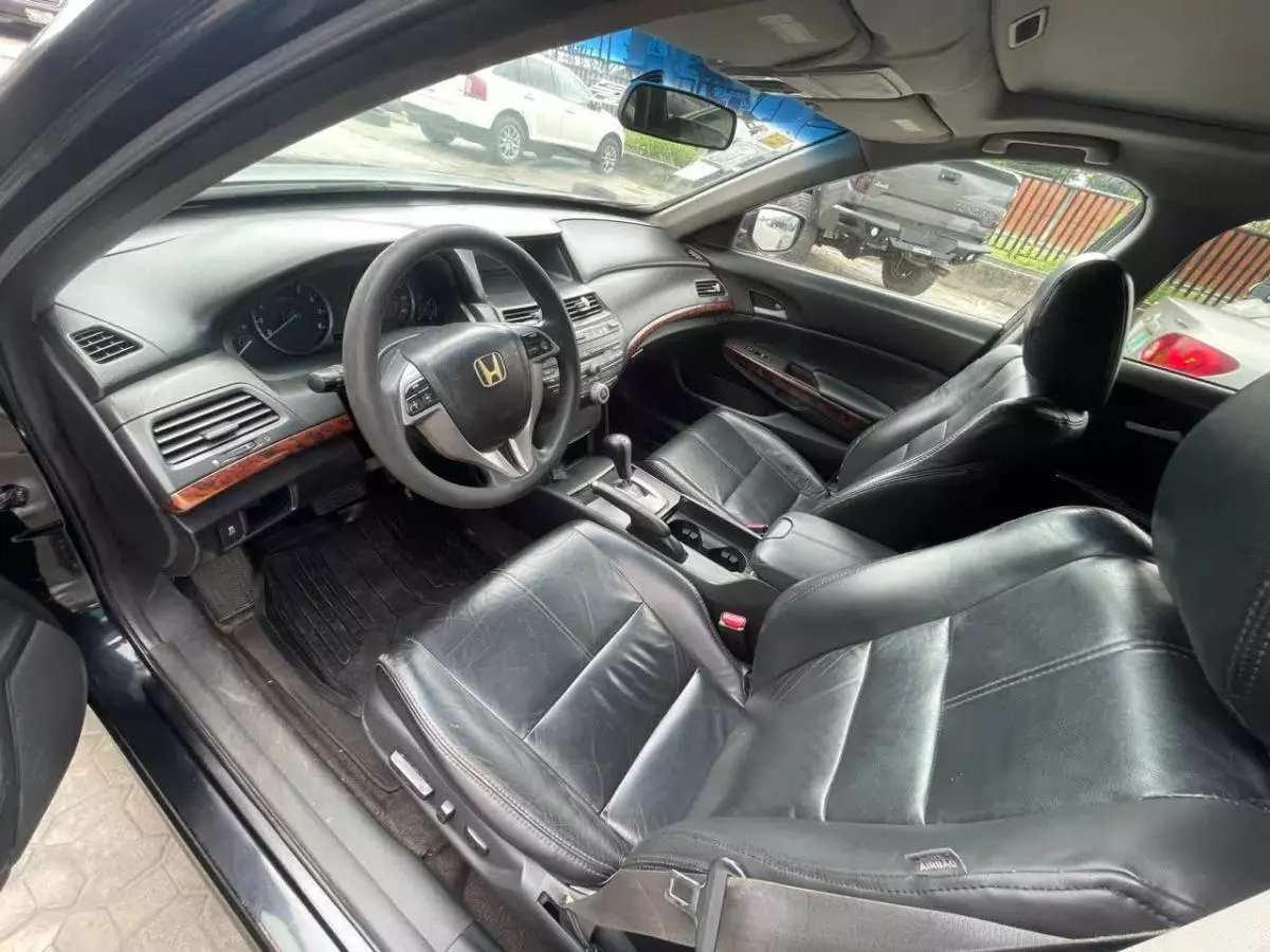 Honda Crosstour - 2010