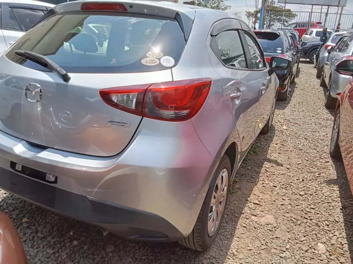 Mazda Demio   - 2017