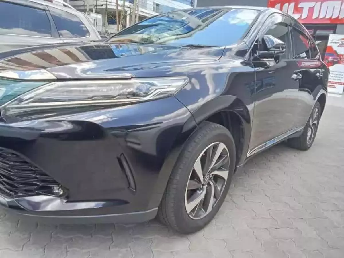 Toyota Harrier   - 2019